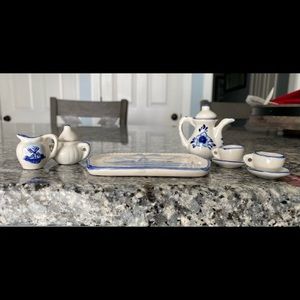 Mini ceramic Holland tea set
